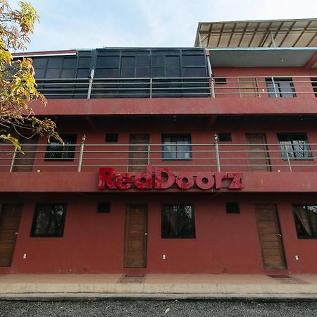 Reddoorz Plus At Malabag Silang - Vaccinated Staff Екстериор снимка