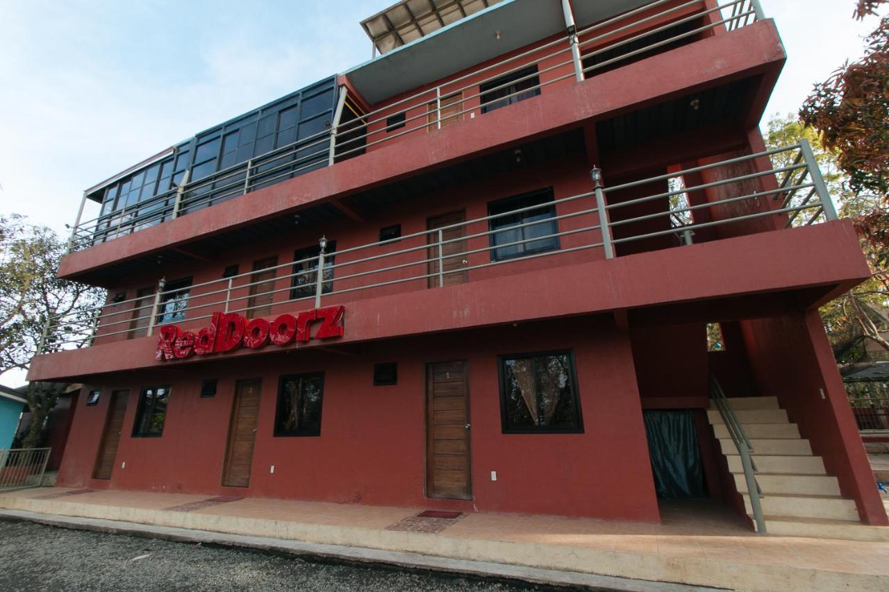 Reddoorz Plus At Malabag Silang - Vaccinated Staff Екстериор снимка