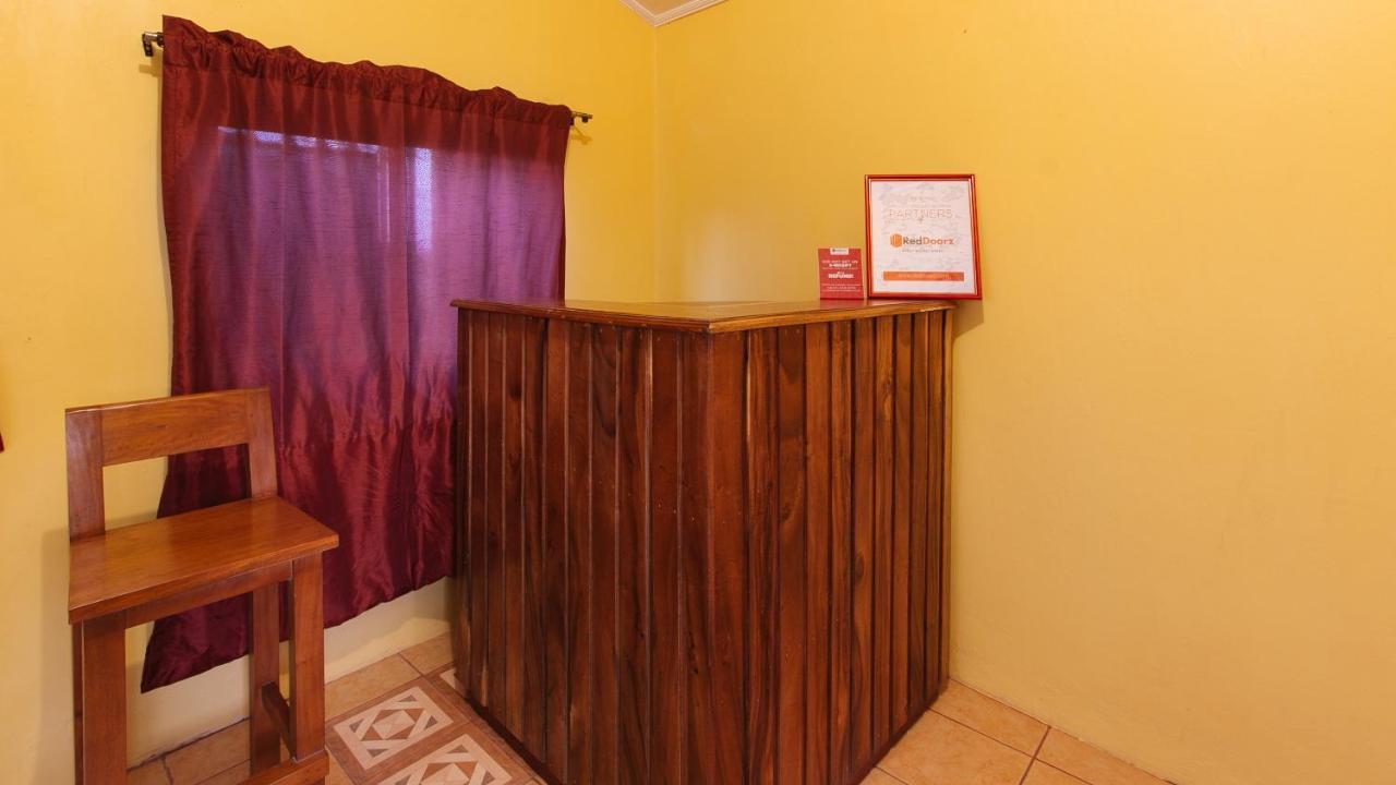 Reddoorz Plus At Malabag Silang - Vaccinated Staff Екстериор снимка